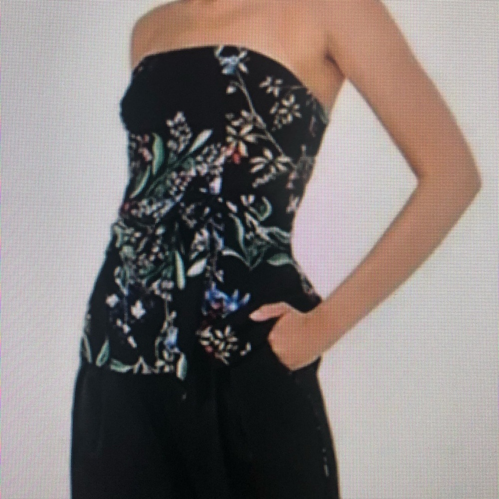 Beautiful STYLESTALKER strapless Avalon Top Size M